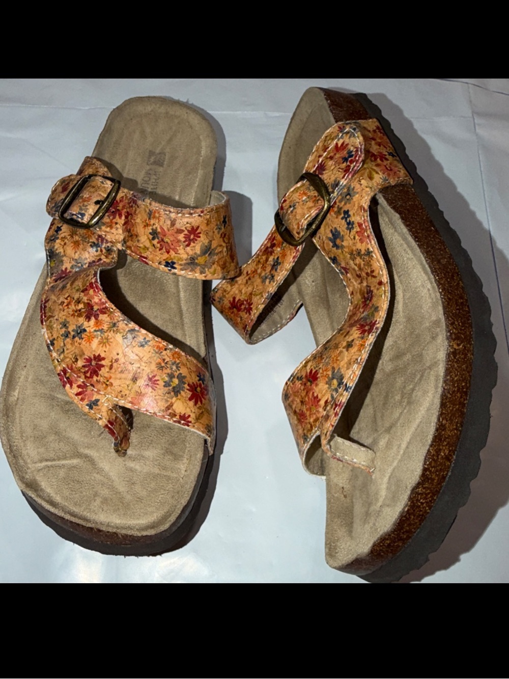 White Mountain Carly Floral Leather Sandals Peach Red Blue Tan Women’s Size 8 M
